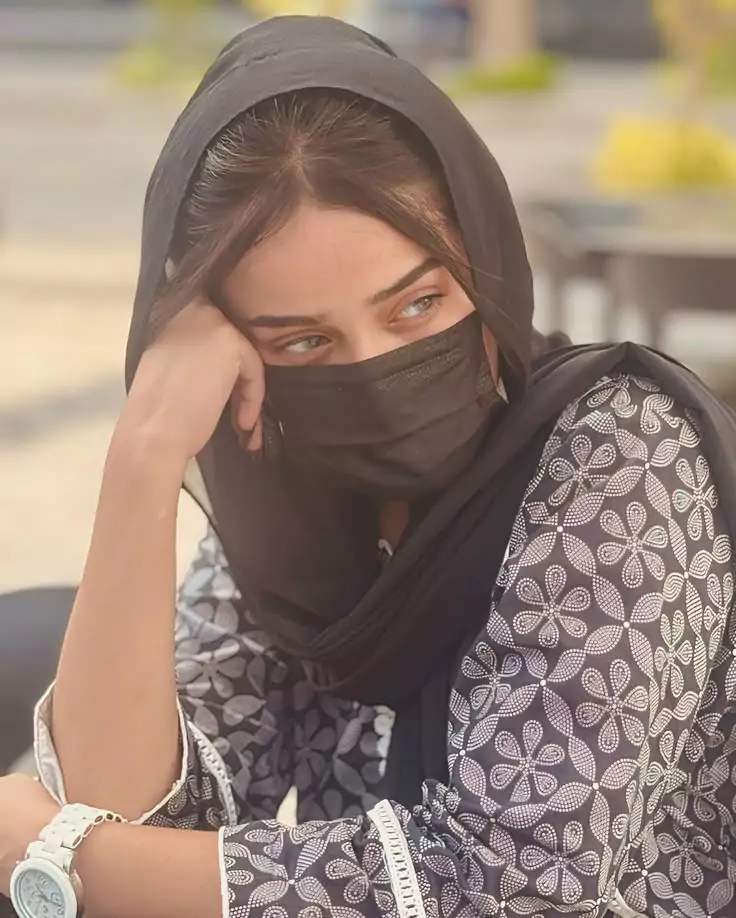 20+ Beautiful Mask Girl DP, Photos, Pictures & Wallpapers (2025) Beautiful Girl With Mask