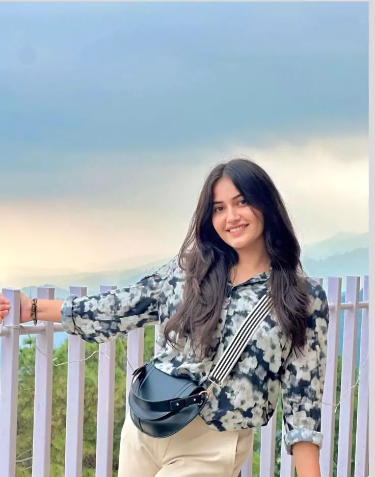 30+ Stunning Girls Dp, Photos, Pics to Bright Your Profile Dp of Girls