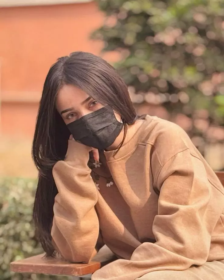 20+ Beautiful Mask Girl DP, Photos, Pictures & Wallpapers (2025) Korean Girl Pic Hide Face With Mask