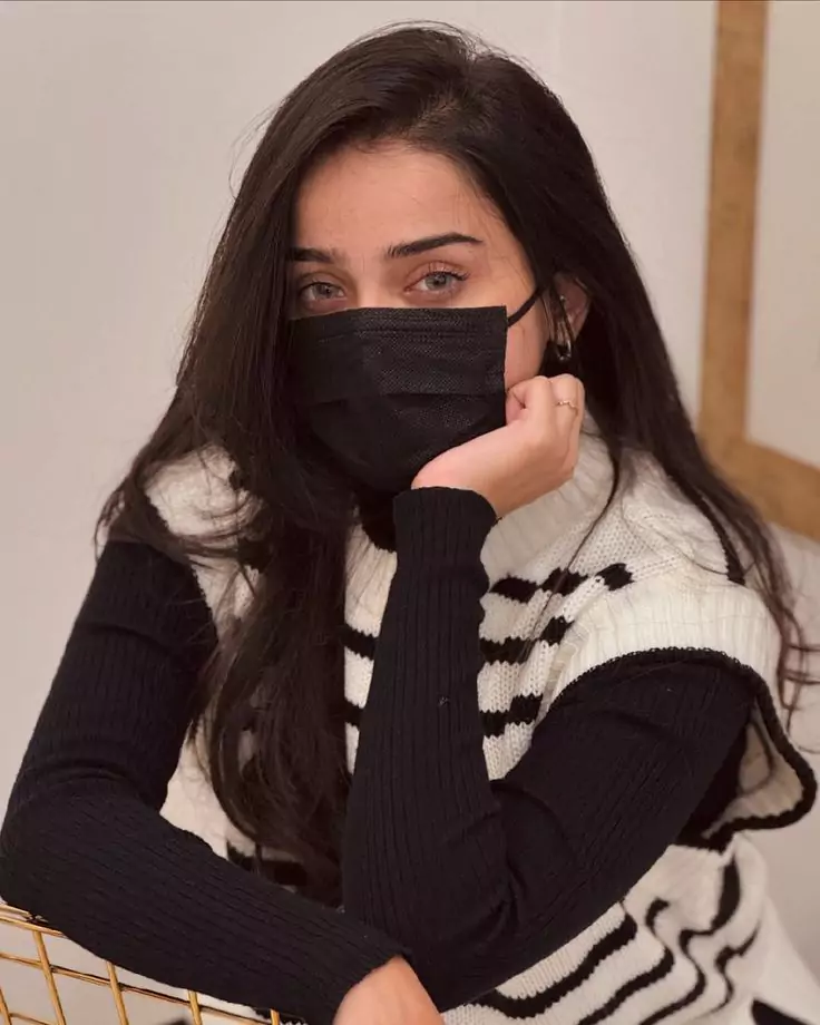 20+ Beautiful Mask Girl DP, Photos, Pictures & Wallpapers (2025) Mask Girl Dp for WhatsApp