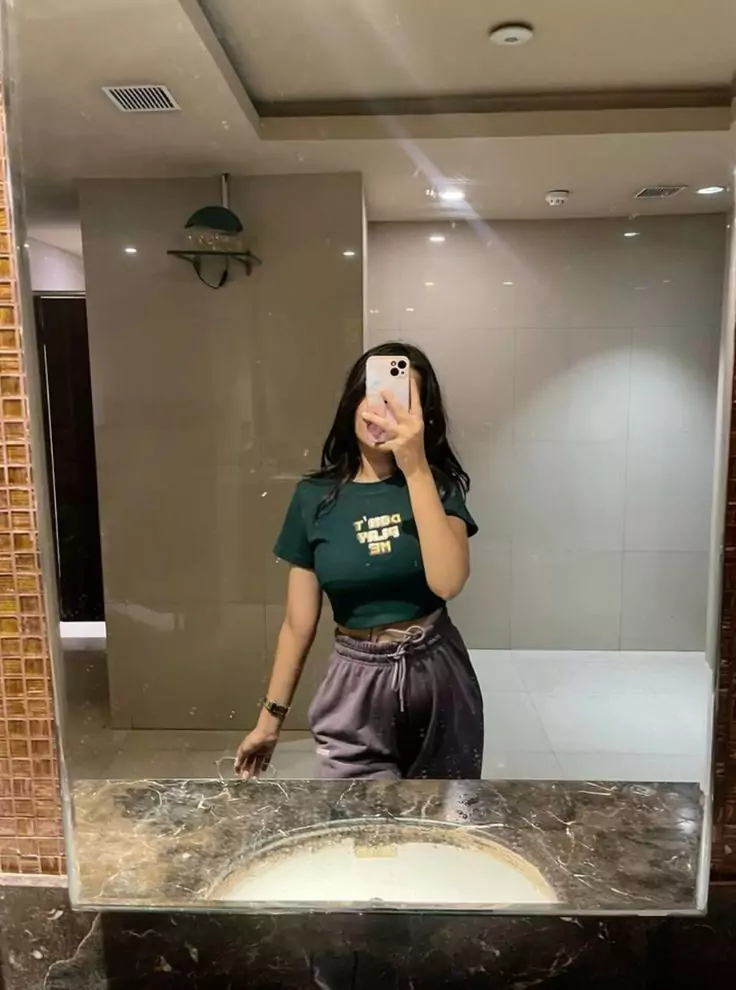 20+ Mirror Selfie Dp, Pics, Images, Photos & Wallpapers (2025) Mirror Dp