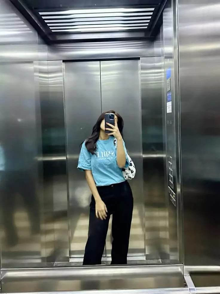 20+ Mirror Selfie Dp, Pics, Images, Photos & Wallpapers (2025) Profile Hidden Face Mirror Selfie