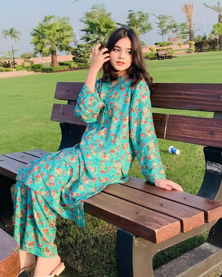 30+ Stunning Girls Dp, Photos, Pics to Bright Your Profile Stylish Girls Dp