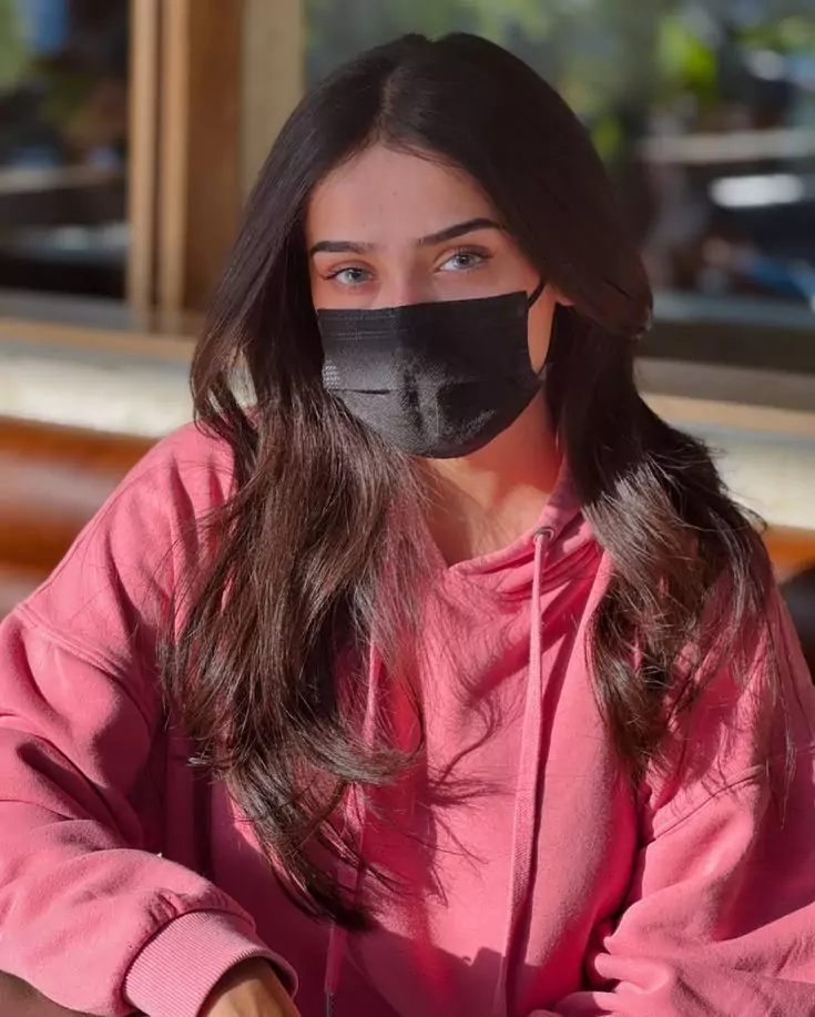 20+ Beautiful Mask Girl DP, Photos, Pictures & Wallpapers (2025) Stylish Mask Girl Dp
