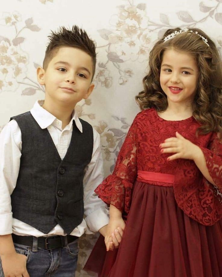 2. Lovely Children 2. Lovely Children