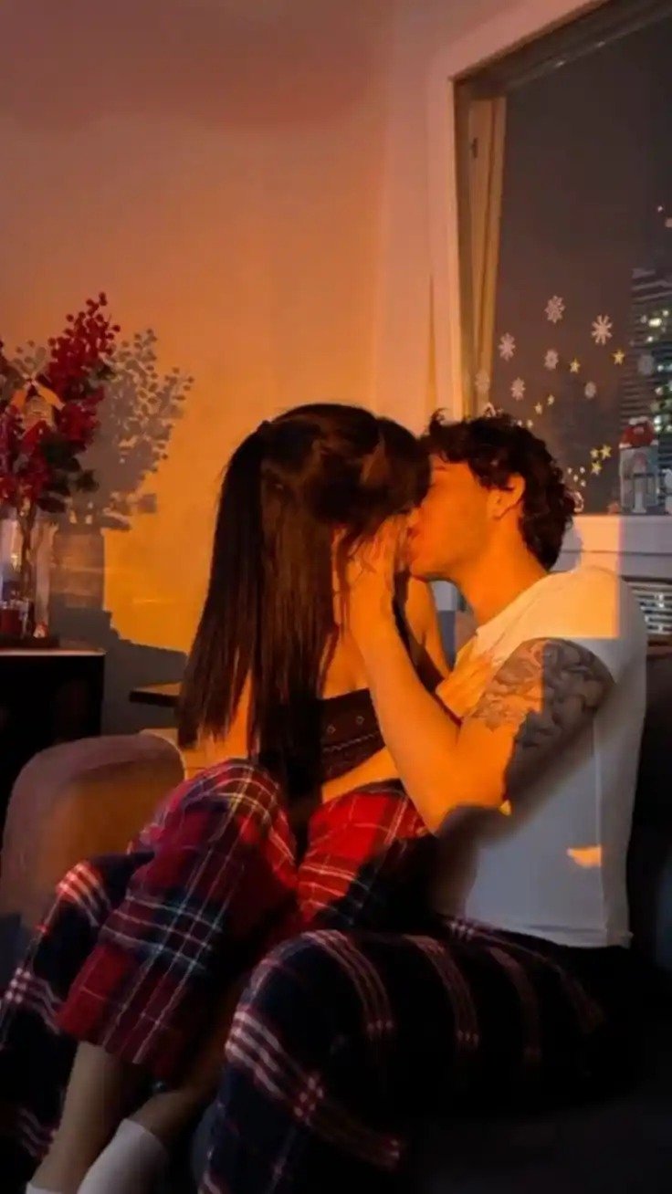 31. Romantic Boy Girl Dp 31. Romantic Boy Girl Dp