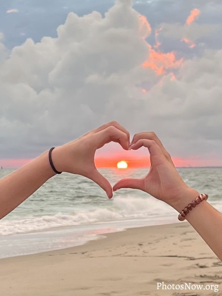 18. Whatsapp Love Dp for Girls 18. Whatsapp Love Dp for Girls